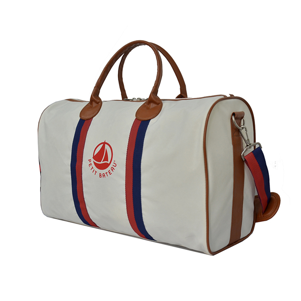 Polyester sports bag with inside zipper pocket and adjustable strap